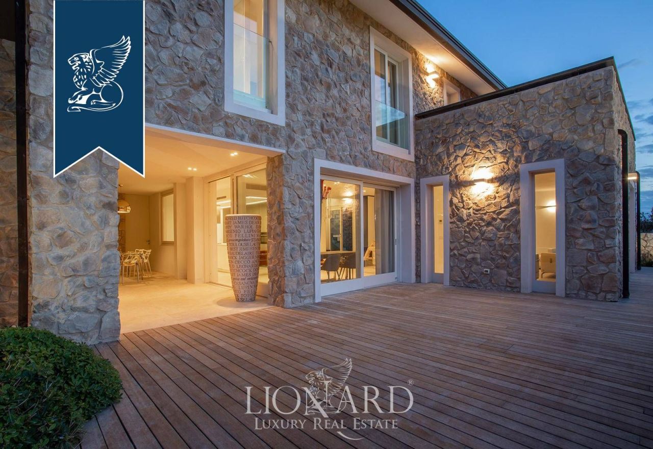 Villa a Castiglione della Pescaia, Italia, 380 m² - foto 2