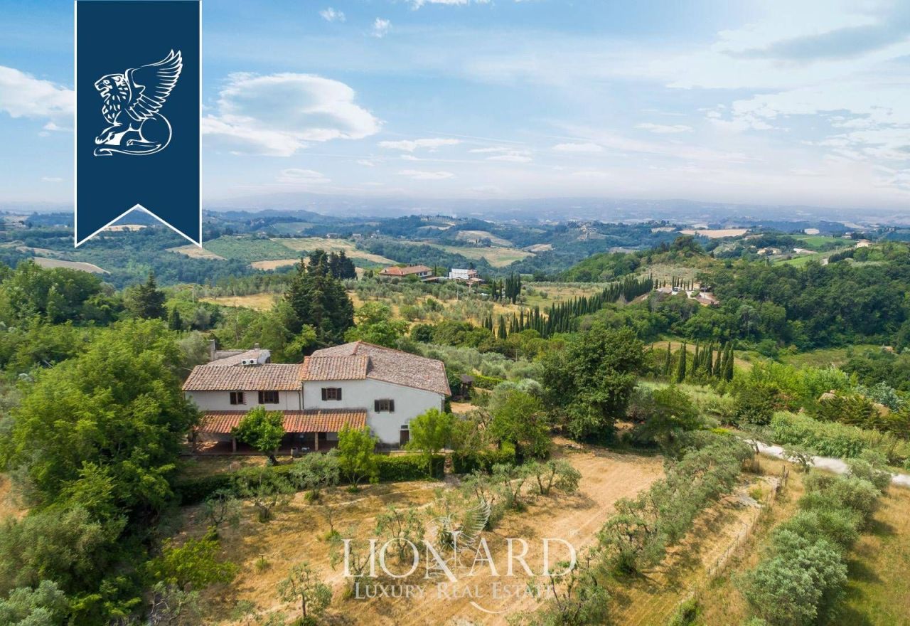 Granja en Montespertoli, Italia, 837 m² - imagen 2