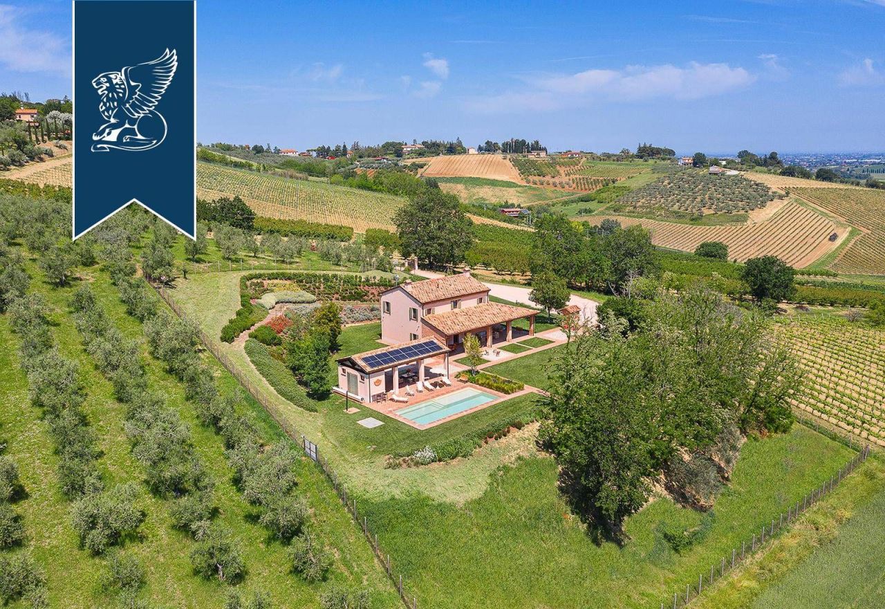 Villa in Forli-Cesena, Italy, 350 m² - picture 2