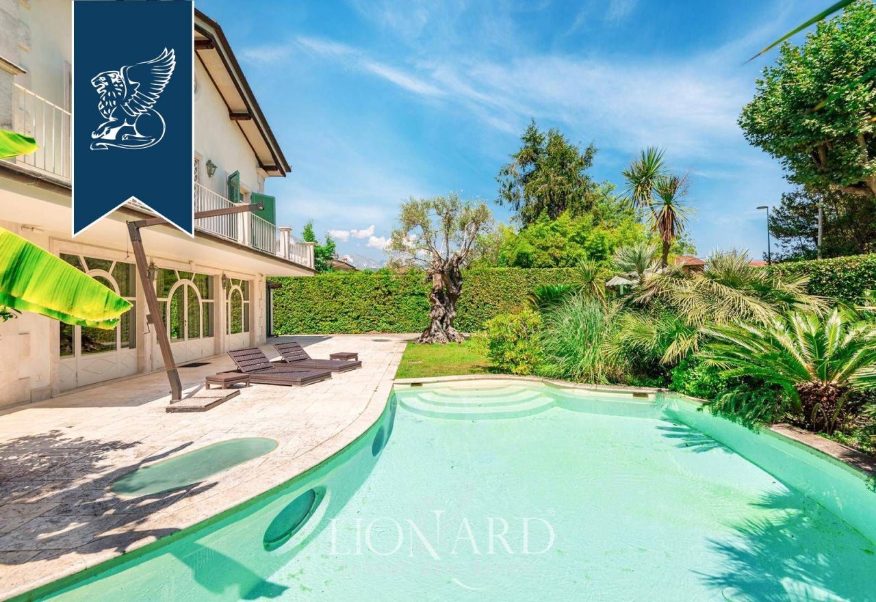 Villa in Forte dei Marmi, Italien, 400 m² - Foto 2
