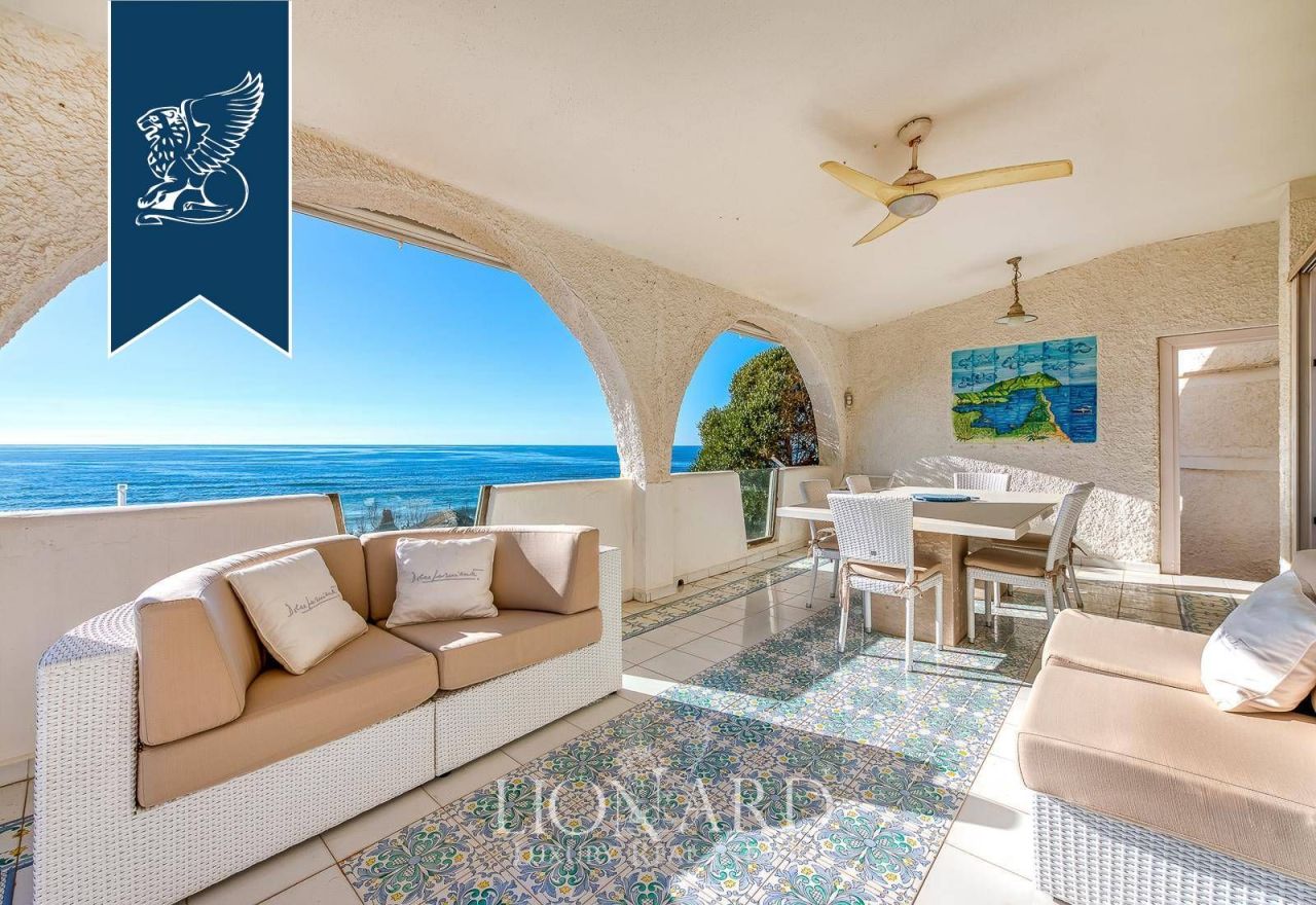 Villa en Sabaudia, Italia, 400 m² - imagen 2