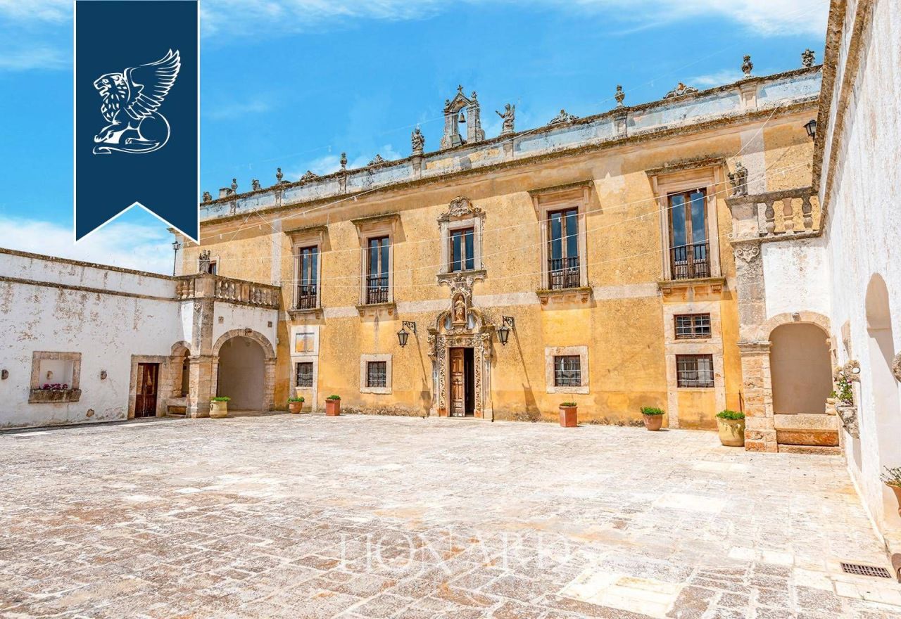 Villa in Taranto, Italy, 3 850 m² - picture 2