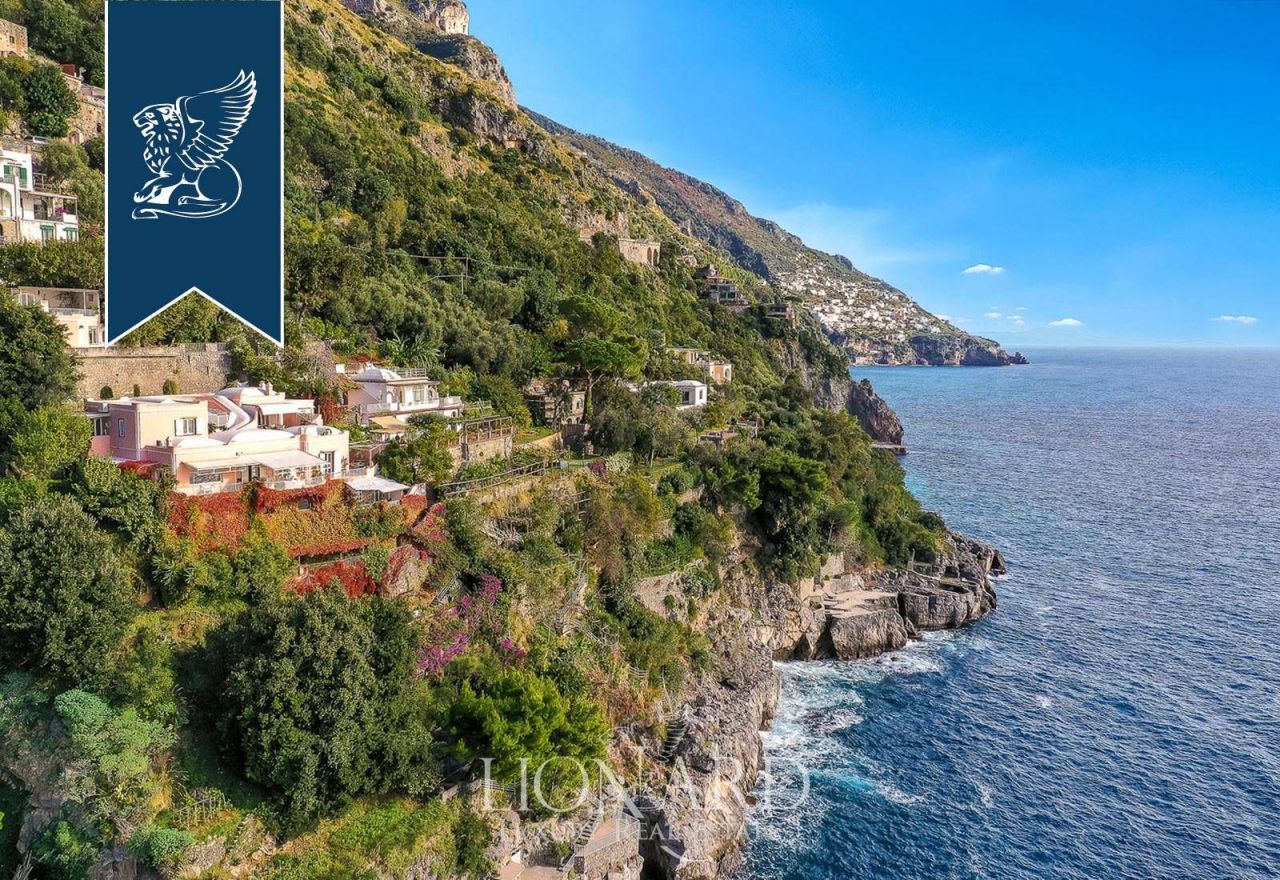 Villa à Salerne, Italie, 800 m² - image 2