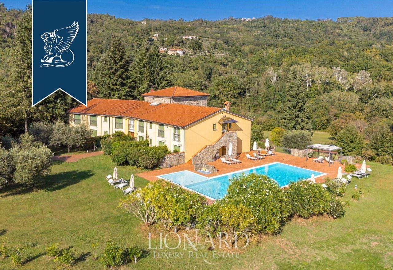 Casa en Massa, Italia, 2 200 m² - imagen 2