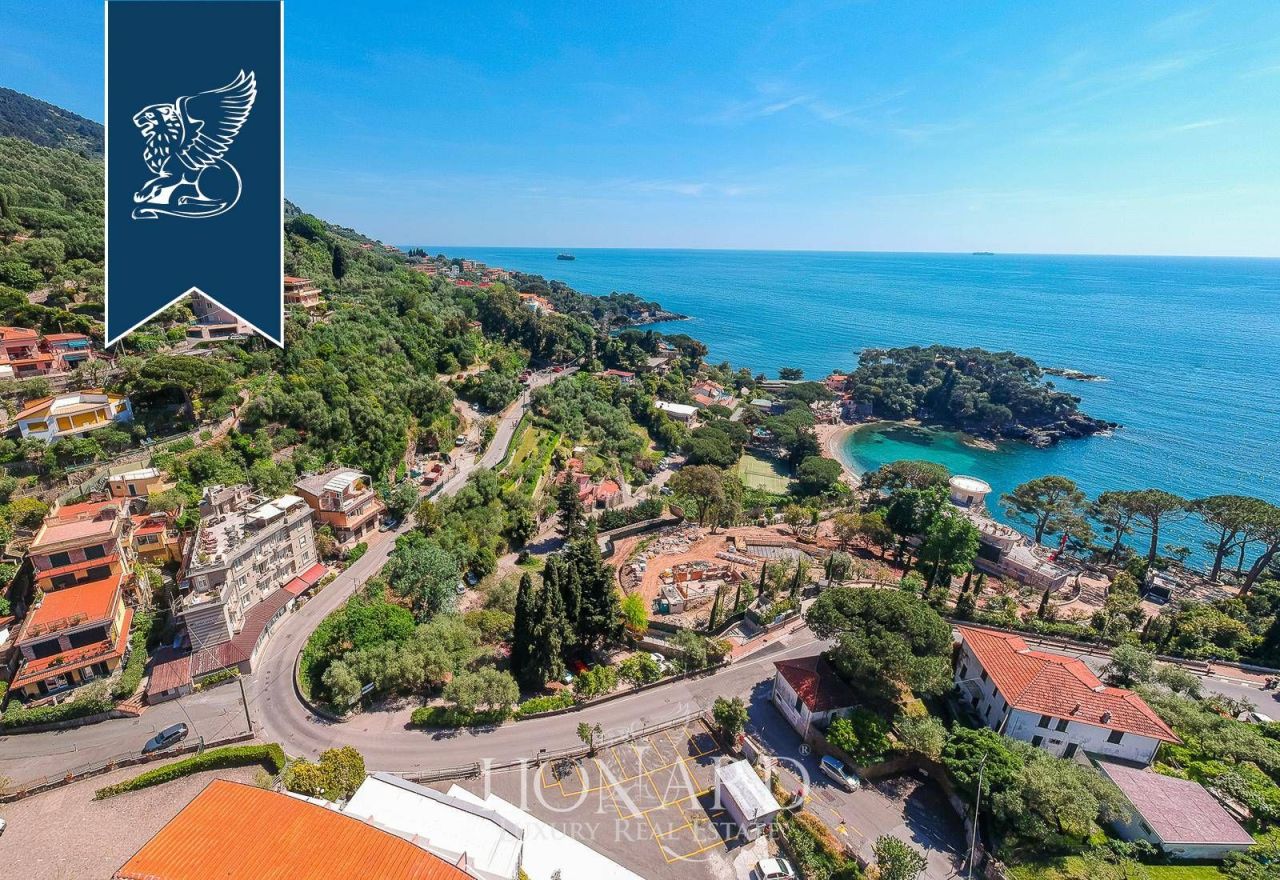 Hotel in Lerici, Italy, 1 400 m² - picture 1