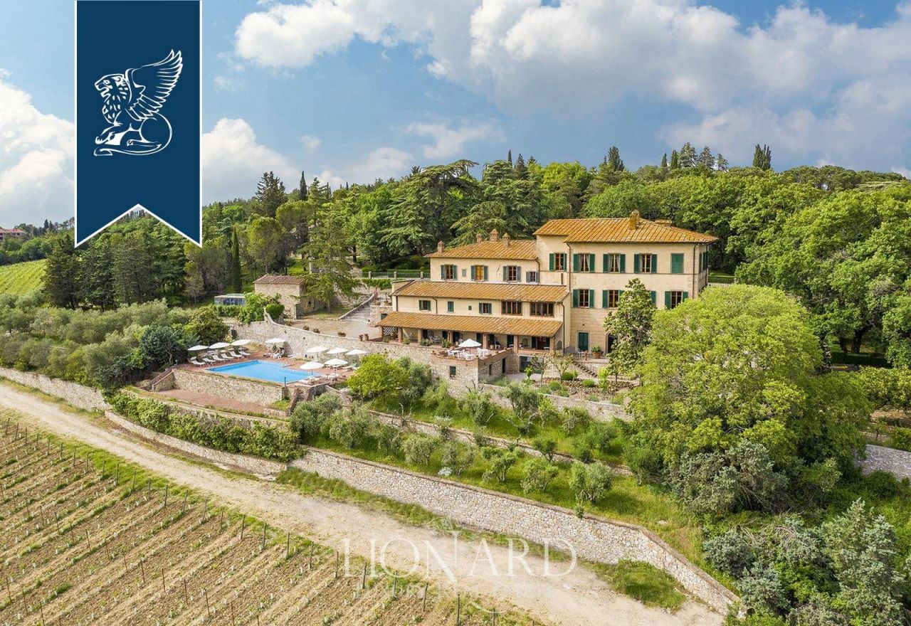 Hôtel à Castellina in Chianti, Italie, 2 700 m² - image 1