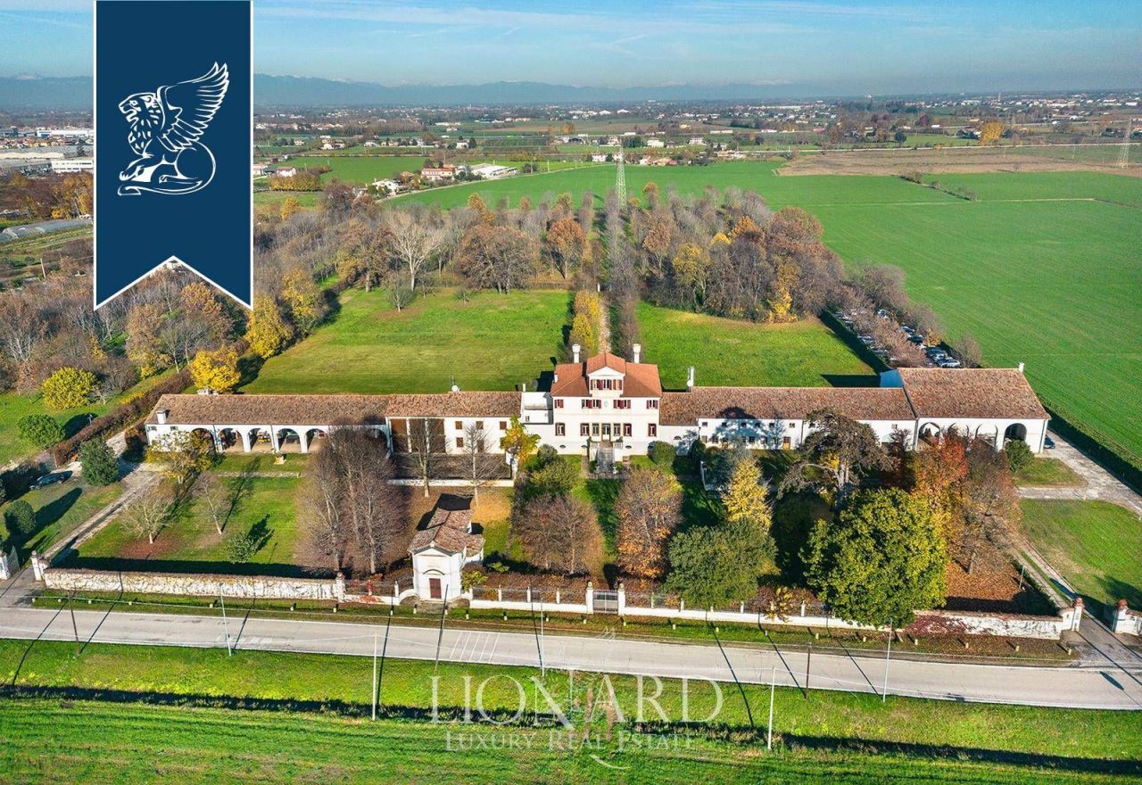 Villa en Padua, Italia, 3 900 m² - imagen 1