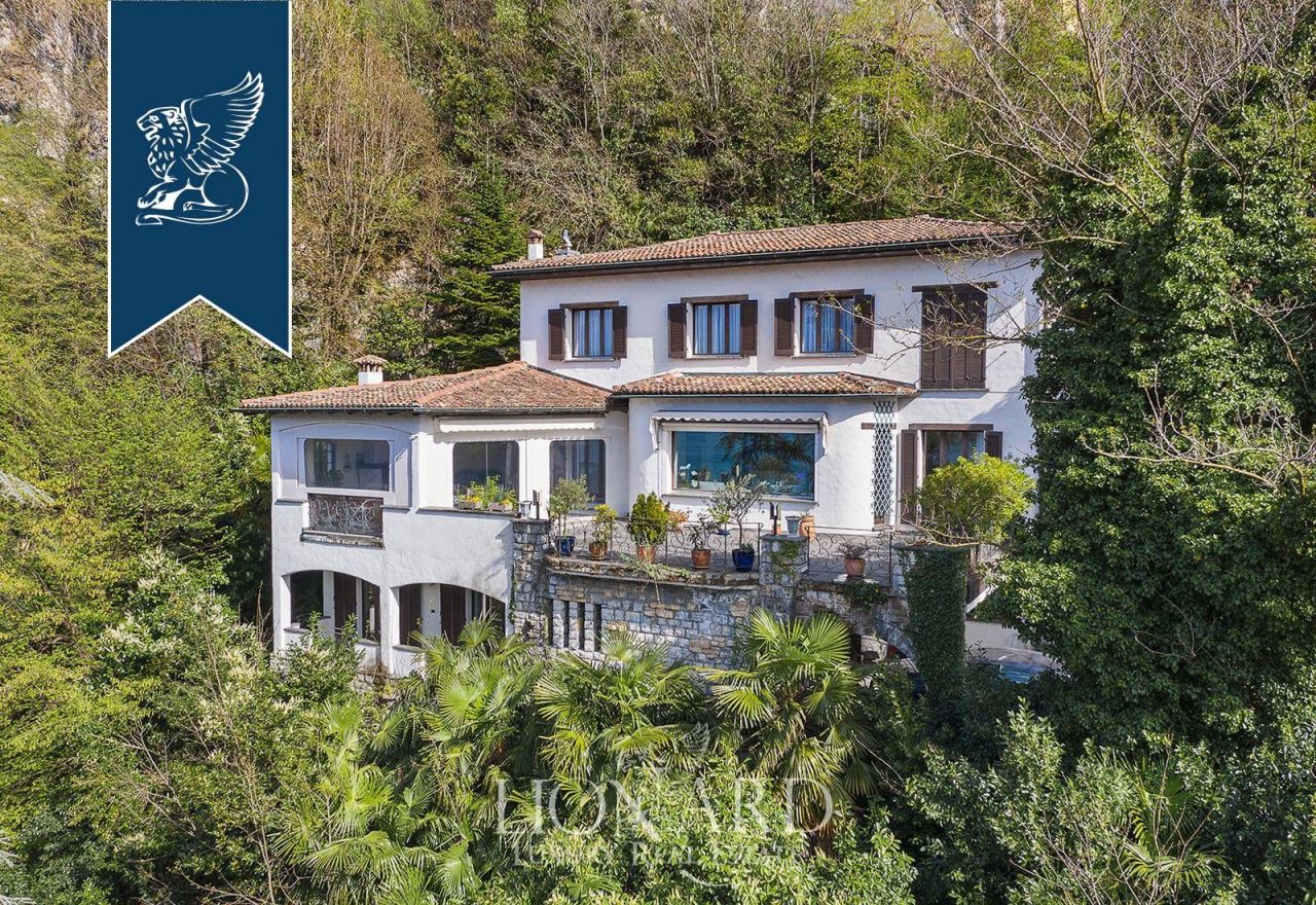 Villa in Campione d'Italia, Italy, 354 m² - picture 1