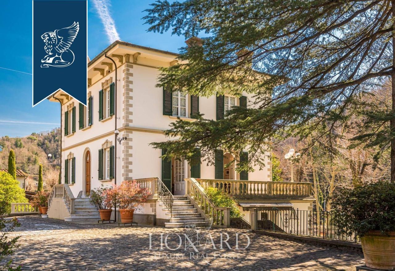 Villa in Lucca, Italien, 800 m² - Foto 1