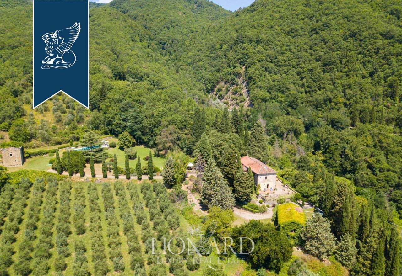 Villa en Pontassieve, Italia, 450 m² - imagen 1