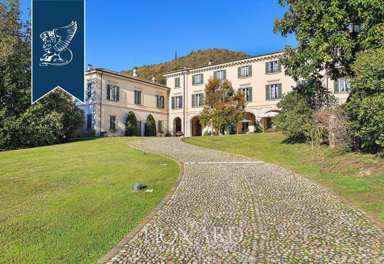 Villa in Brescia, Italien, 3 500 m² - Foto 1