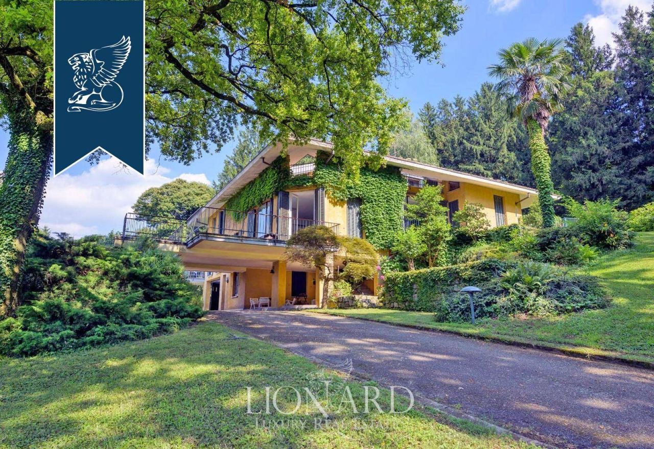 Villa in Varese, Italien, 750 m² - Foto 1