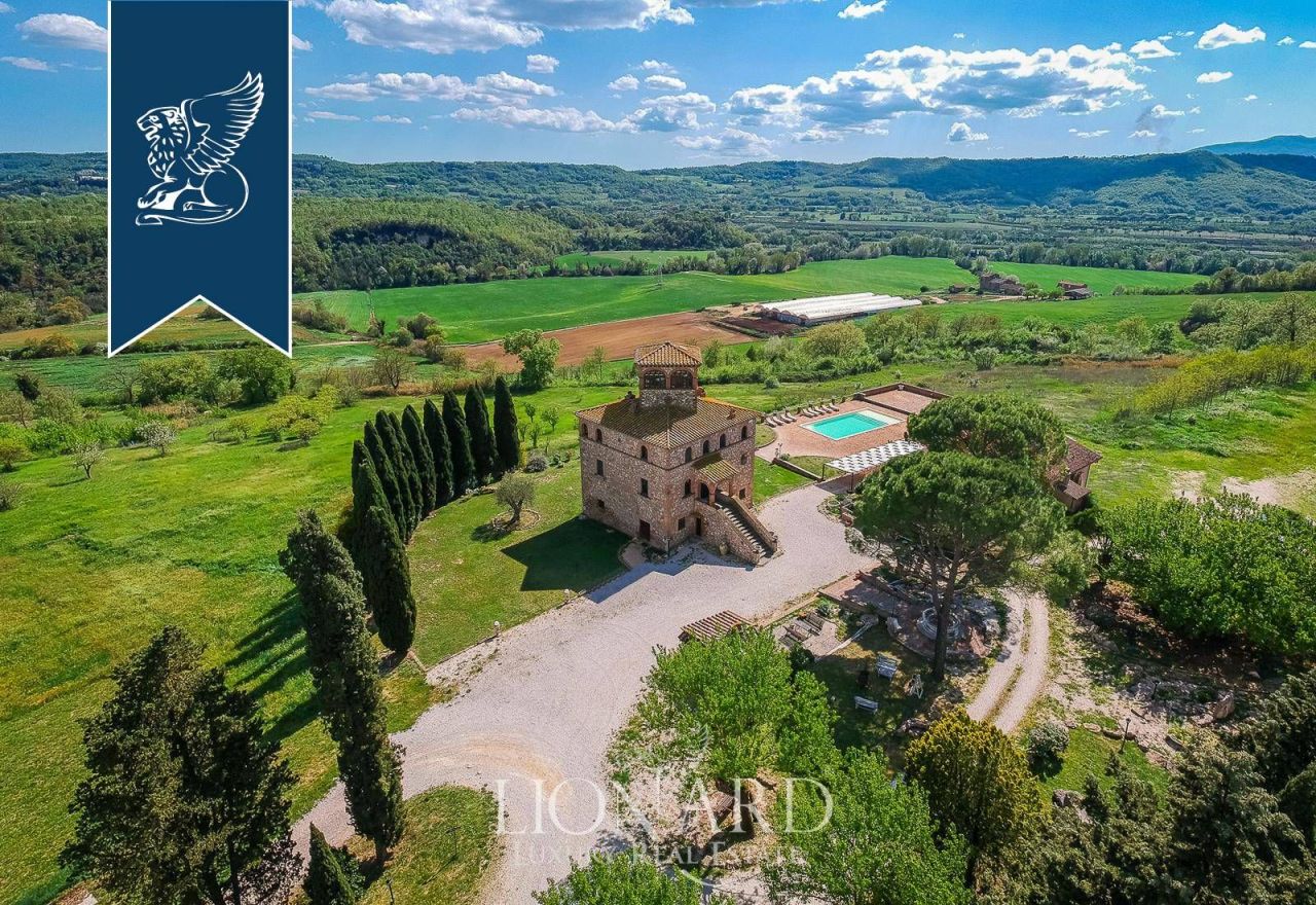 Farm in Viterbo, Italien, 2 800 m² - Foto 1