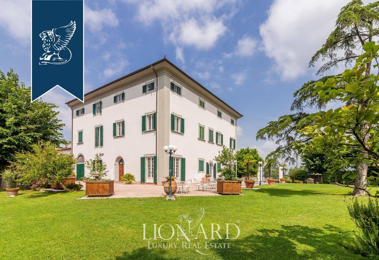 Villa in Pistoia, Italien, 1 500 m² - Foto 1