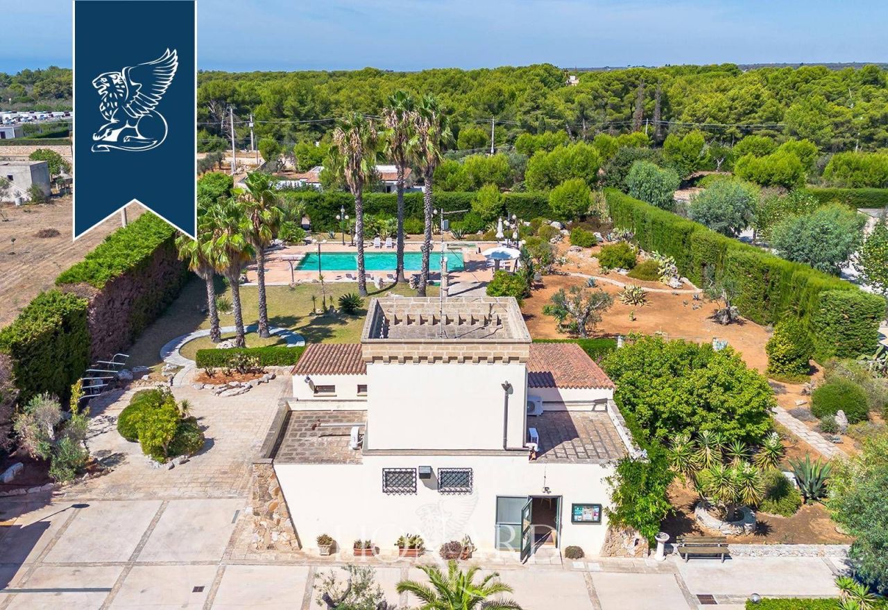 Granja en Lecce, Italia, 1 000 m² - imagen 1