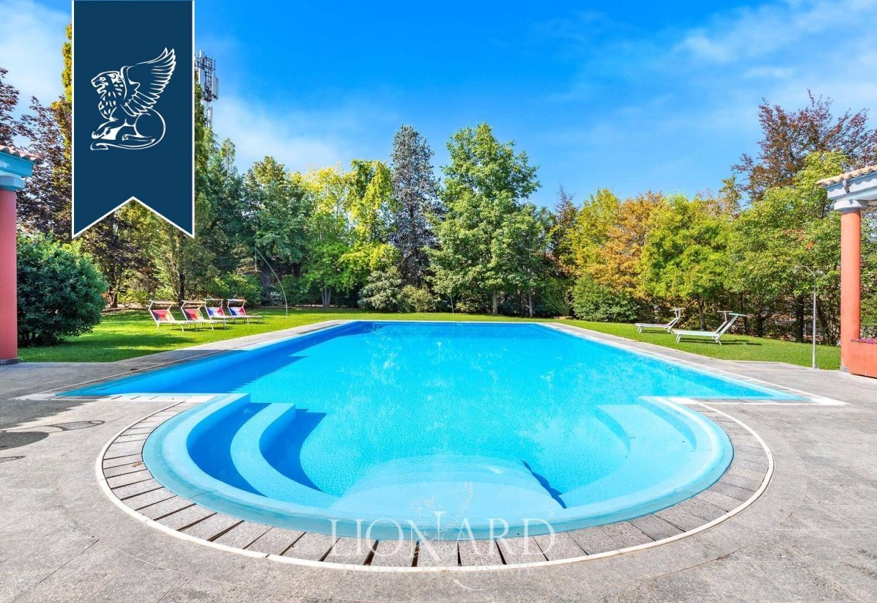 Villa in Asti, Italy, 2 000 m² - picture 2