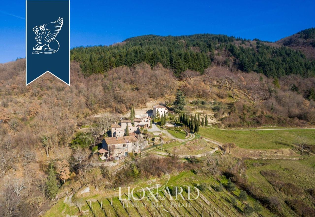 Granja en Florencia, Italia, 600 m² - imagen 1