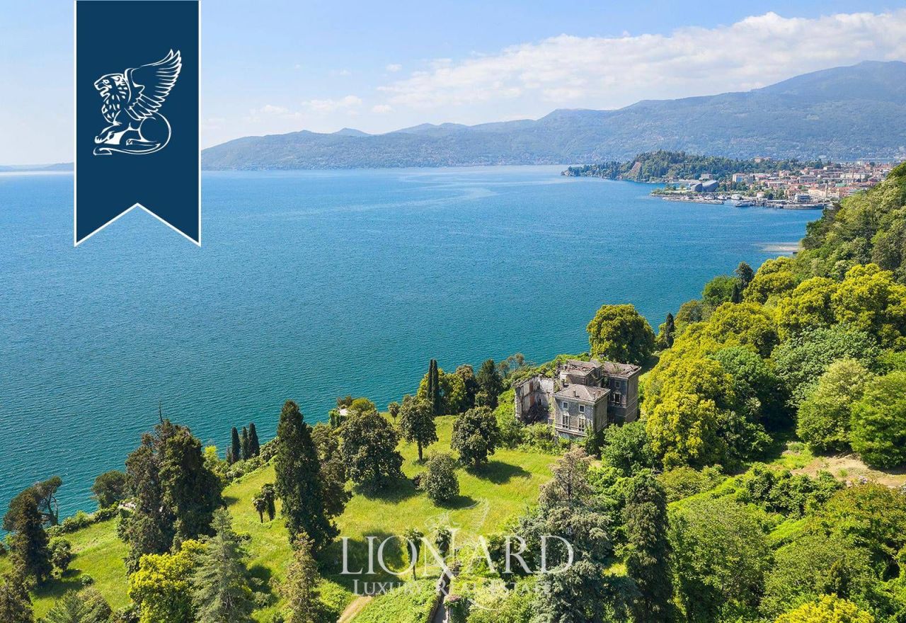 Villa à Verbania, Italie, 750 m² - image 1