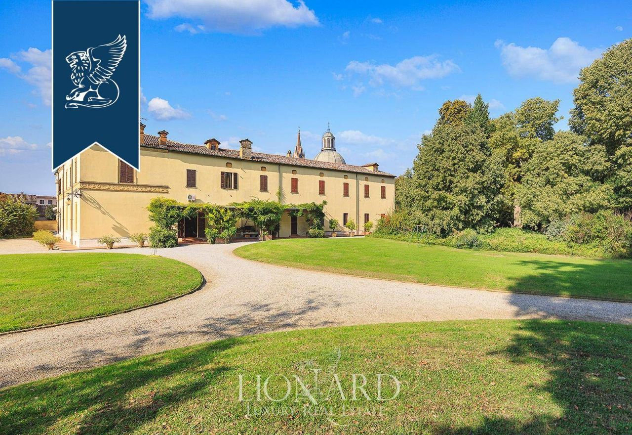 Villa in Cremona, Italy, 1 850 m² - picture 3