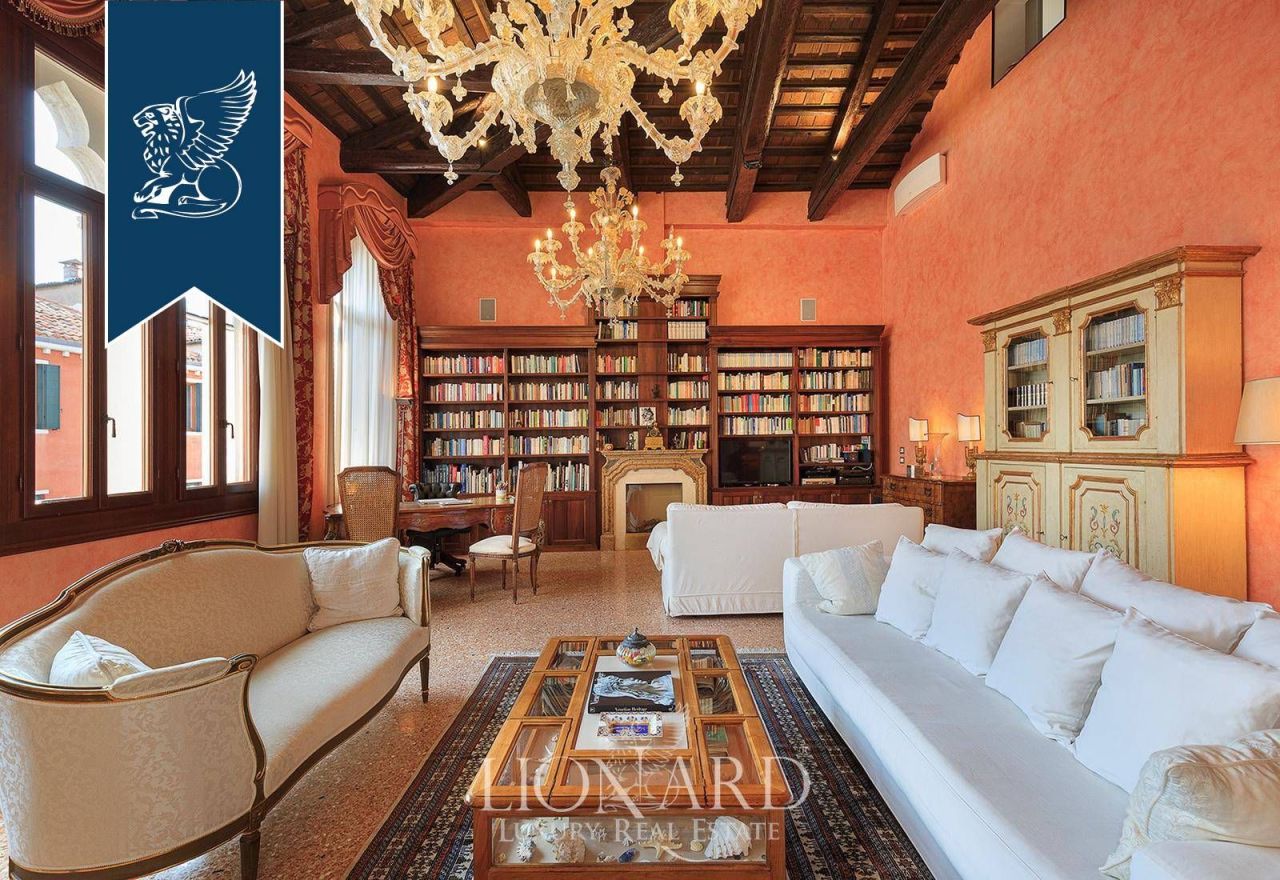 Apartment in Venice, Italy, 310 m² - picture 3