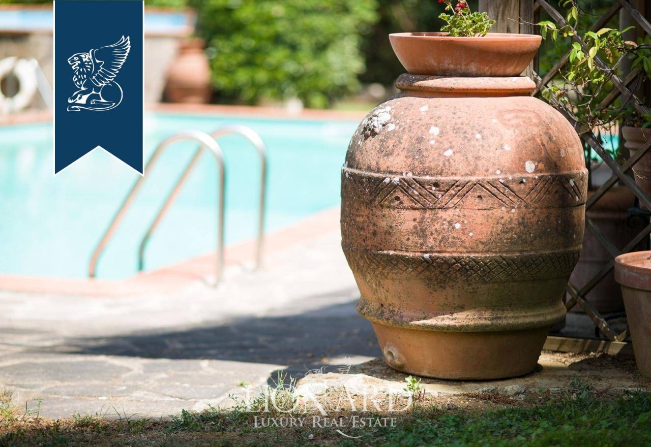 Villa in Florence, Italy, 600 m² - picture 3