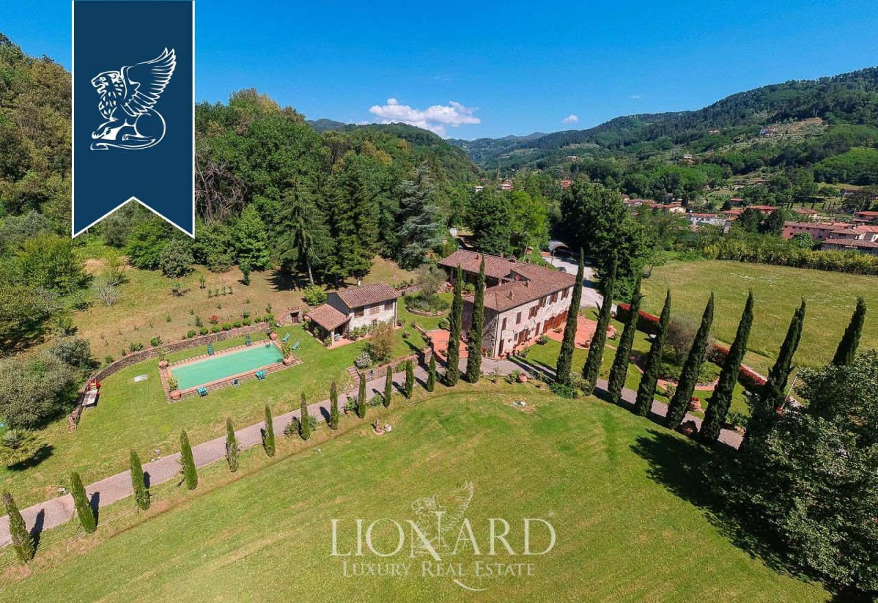 Farm in Lucca, Italy, 900 m² - picture 3