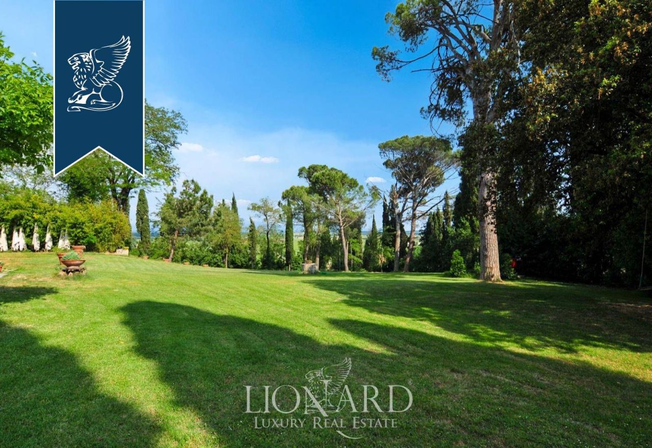 Villa ad Arezzo, Italia, 2 000 m² - foto 3