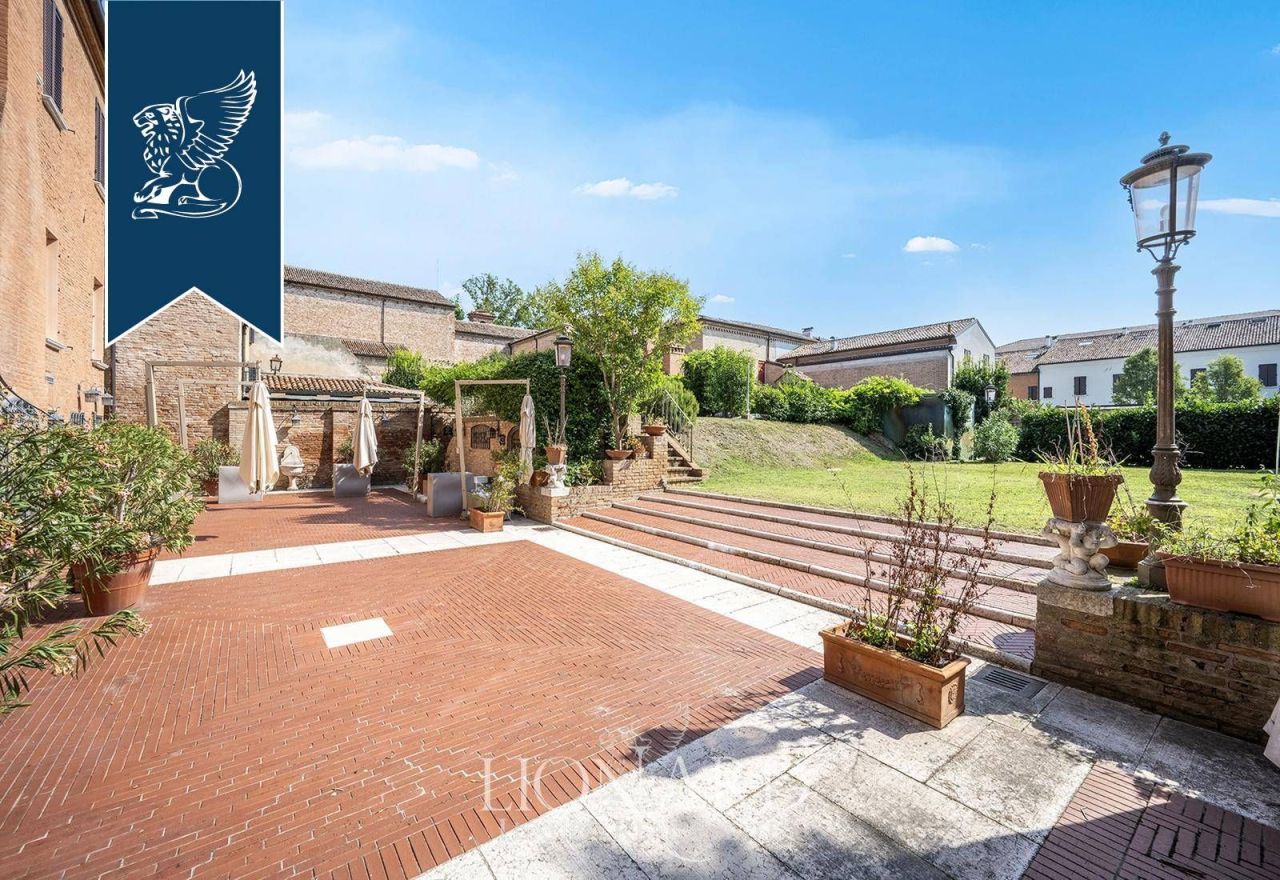 Hotel in Ferrara, Italy, 2 273 m² - picture 3