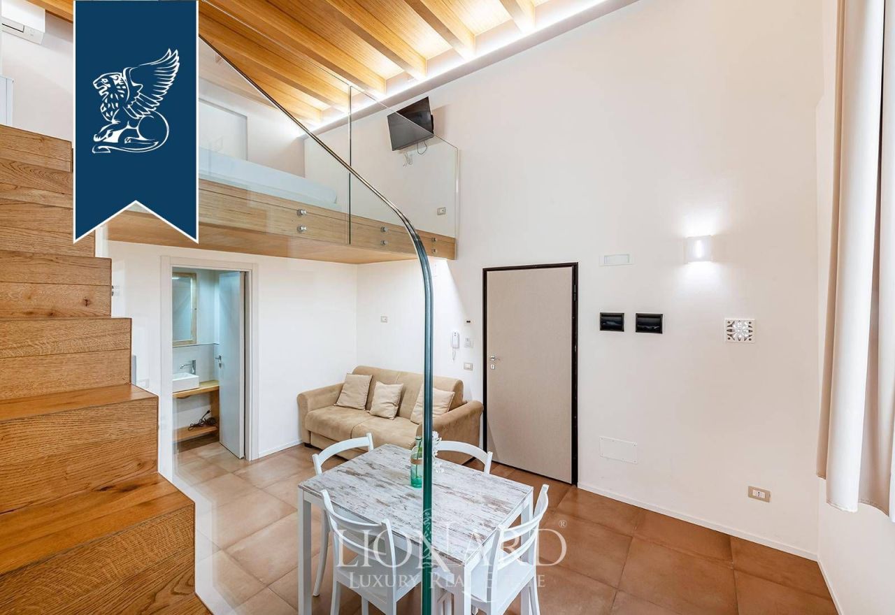 Casa en Monopoli, Italia, 700 m² - imagen 3