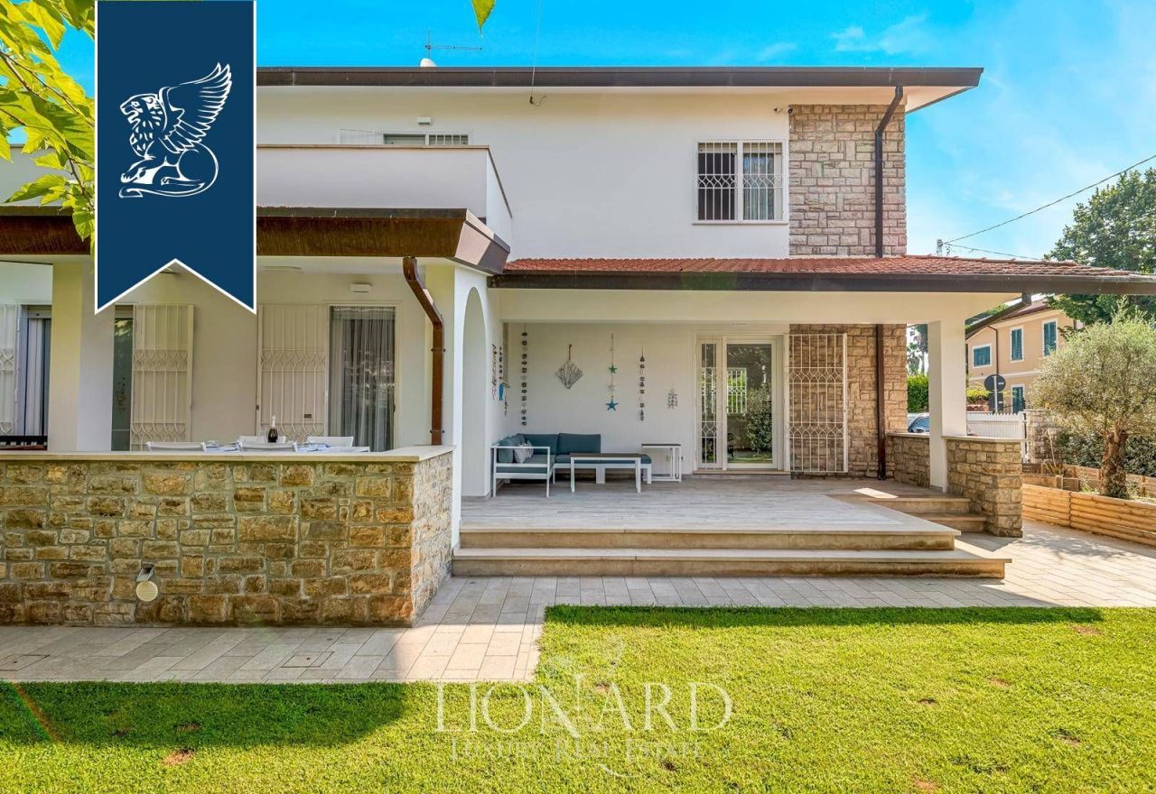 Villa in Forte dei Marmi, Italien, 254 m² - Foto 3