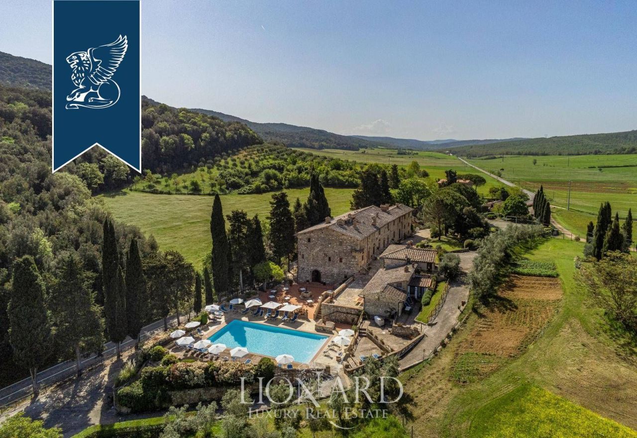 Casa en Siena, Italia, 1 900 m² - imagen 3