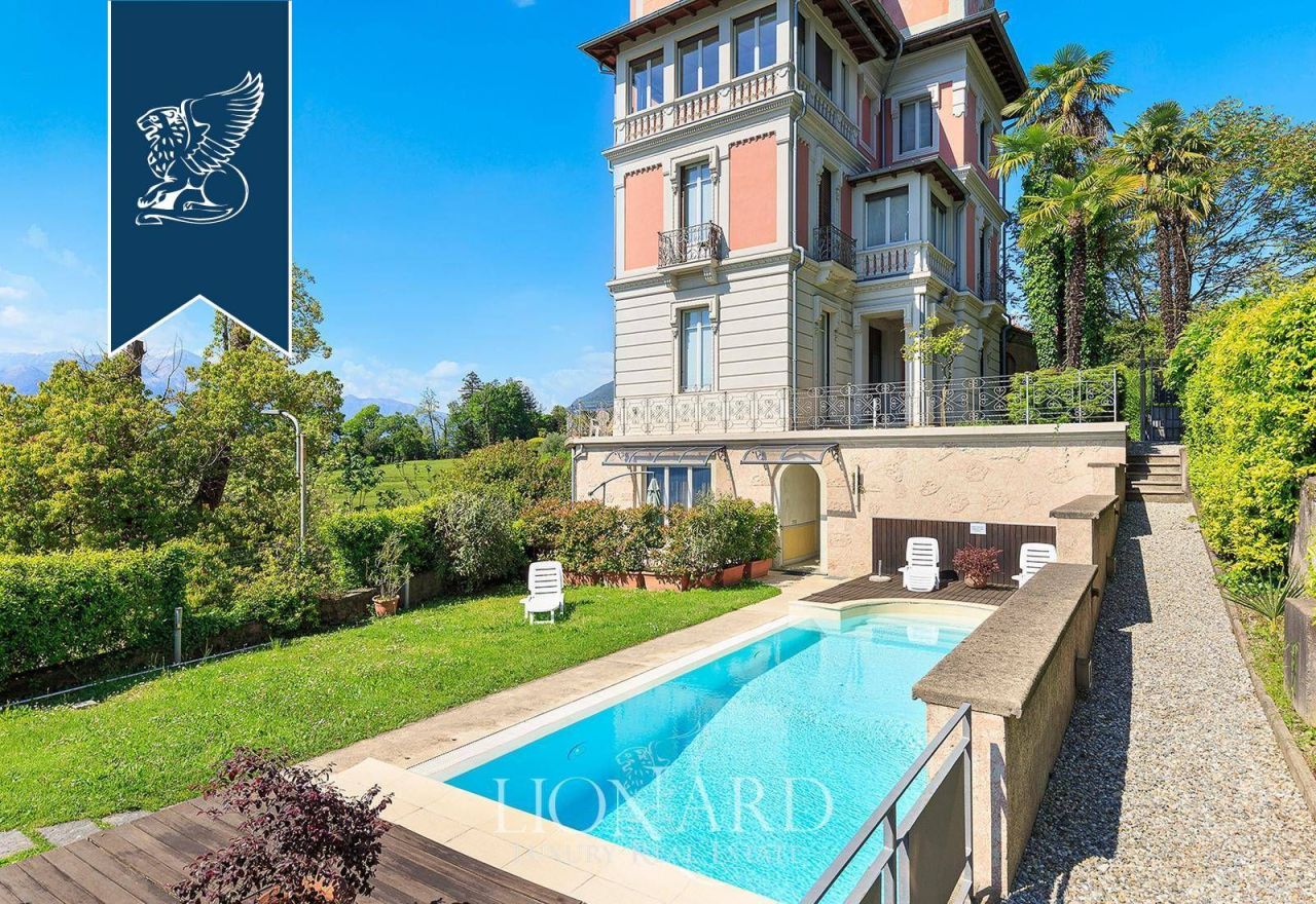 Villa in Luino, Italy, 700 m² - picture 3