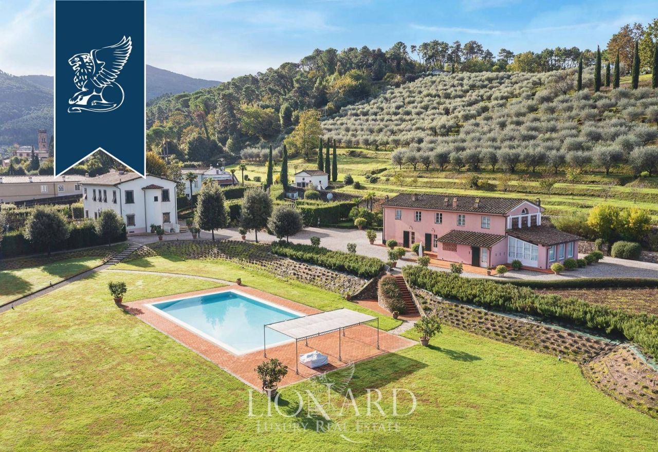 Villa en Capannori, Italia, 1 300 m² - imagen 3