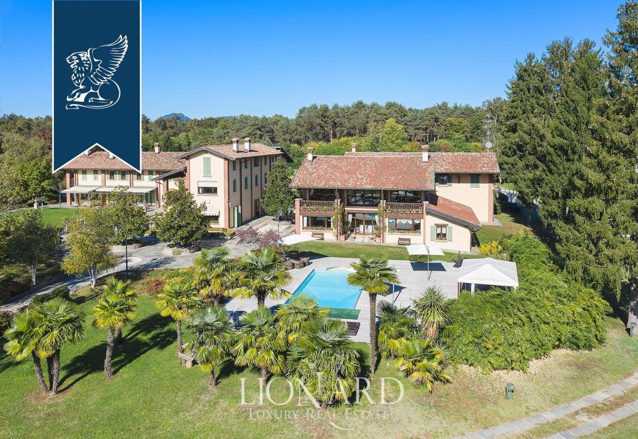 Villa a Tradate, Italia, 3 200 m² - foto 3