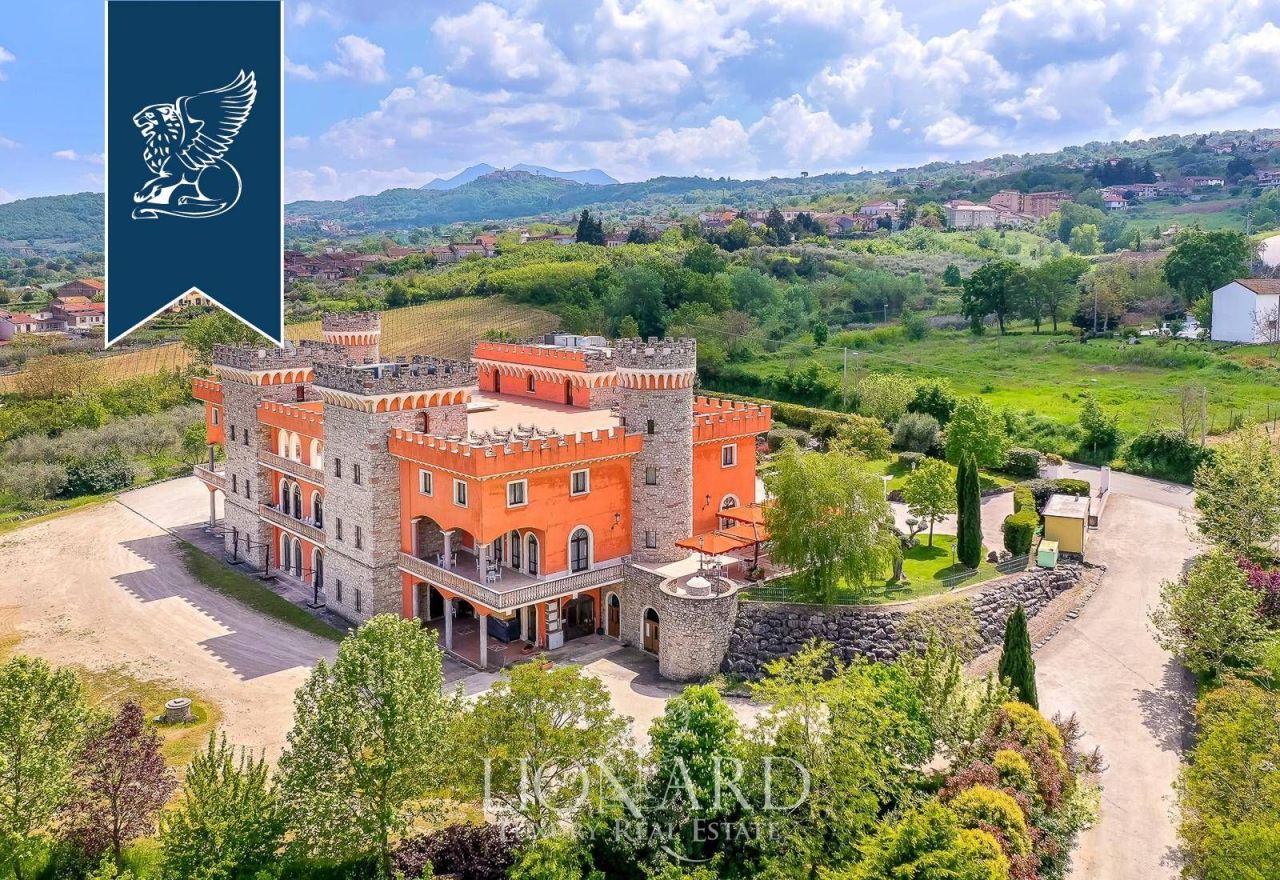 Castle in Avellino, Italy, 6 000 m² - picture 3