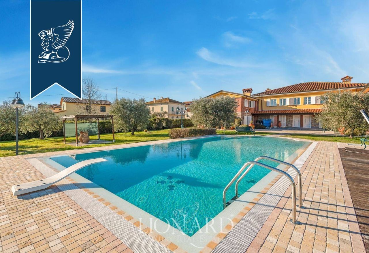 Villa à Lucques, Italie, 1 680 m² - image 3