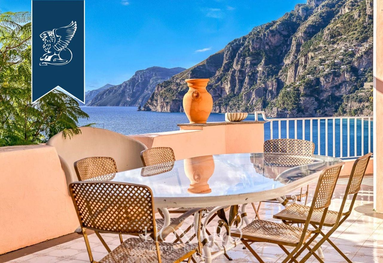 Villa à Salerne, Italie, 800 m² - image 3