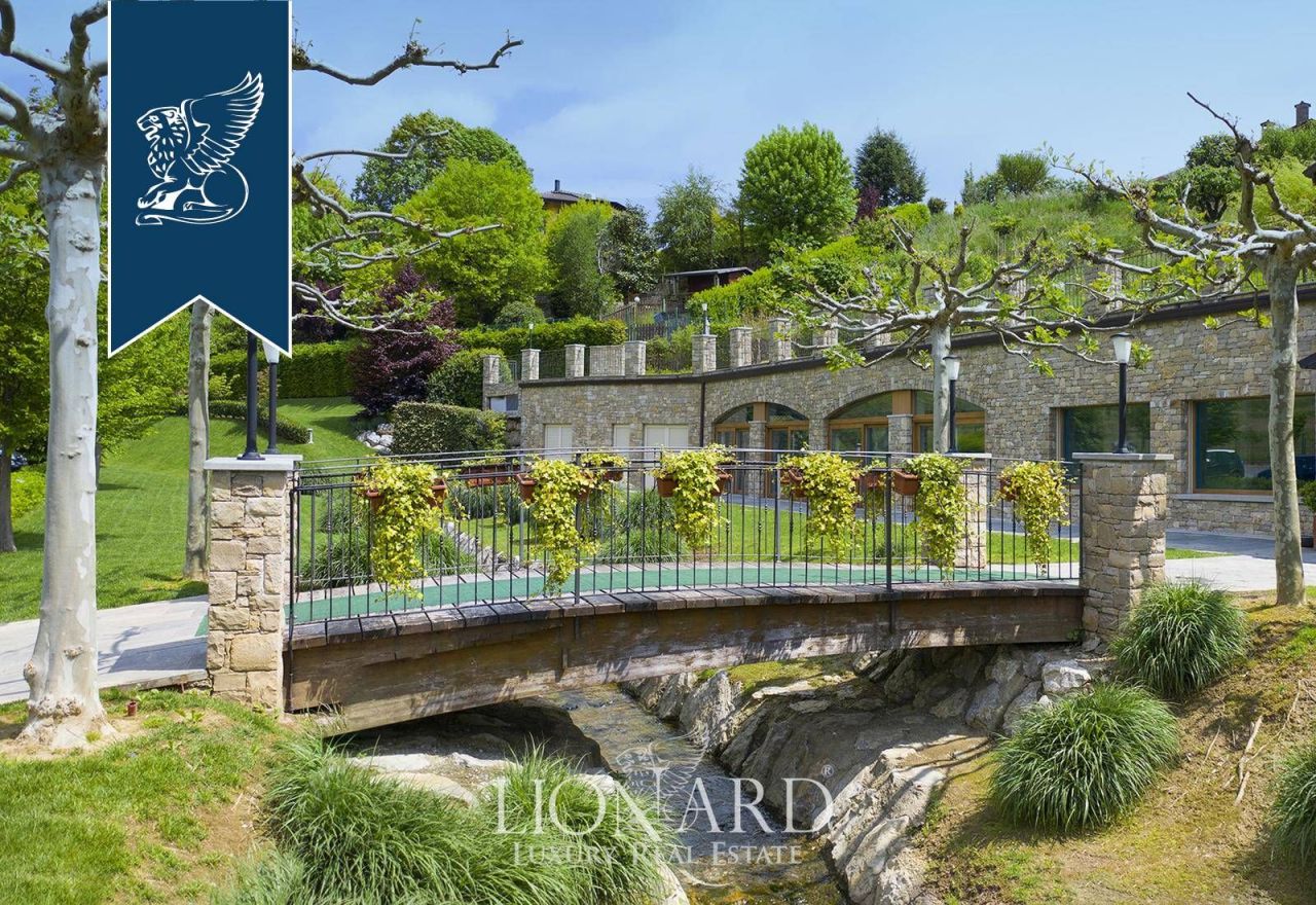 Haus in Bergamo, Italien, 2 400 m² - Foto 2