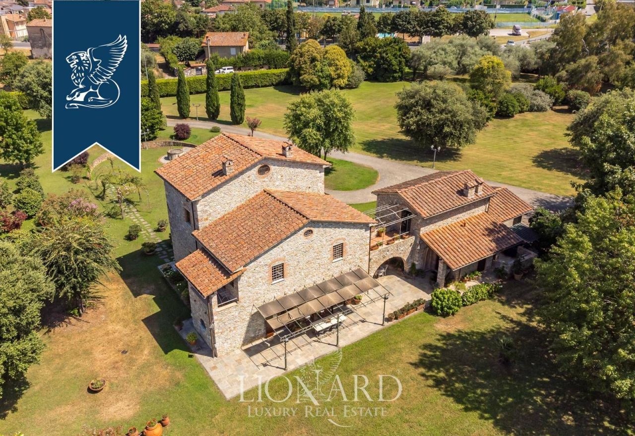 Villa in Pietrasanta, Italy, 400 m² - picture 2