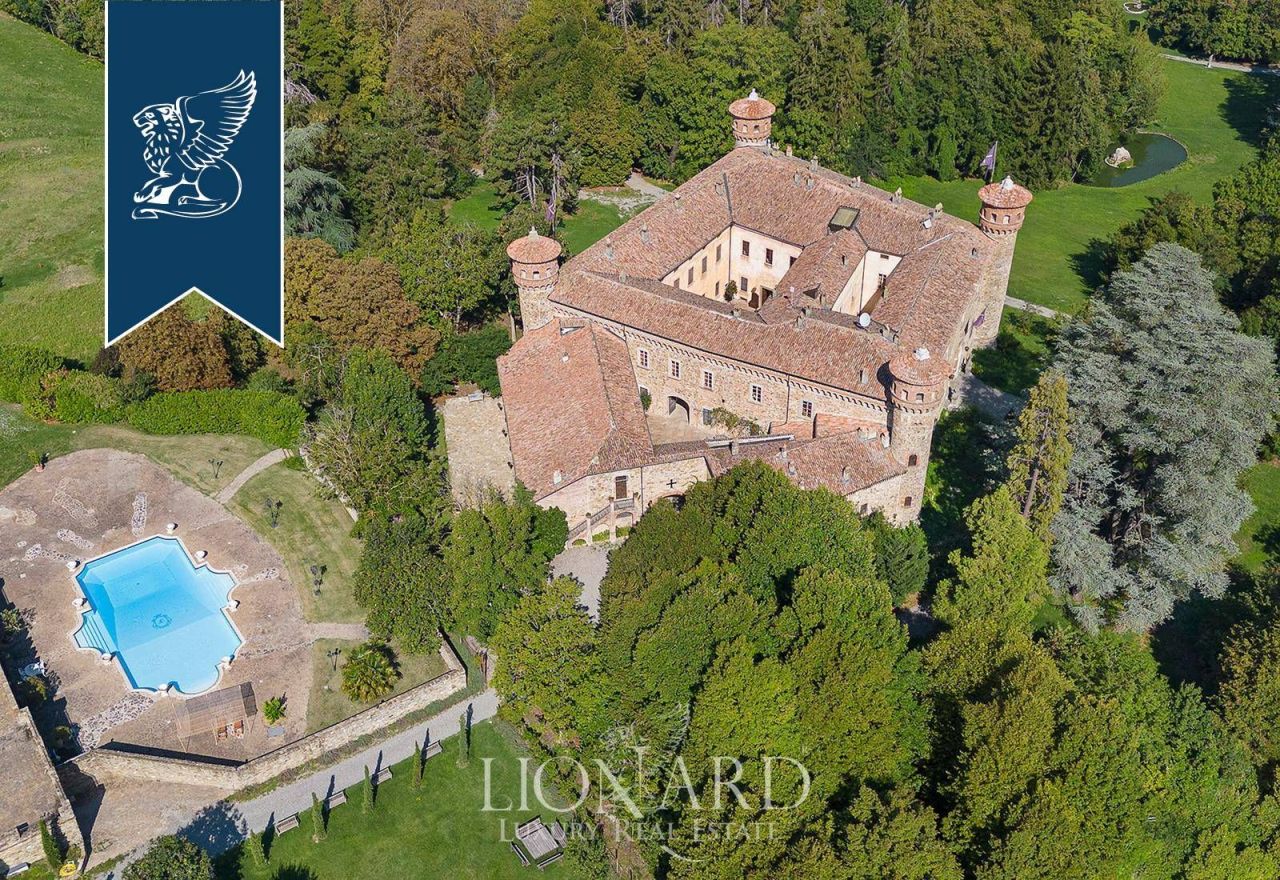 Castle in Piacenza, Italy, 8 000 m² - picture 2