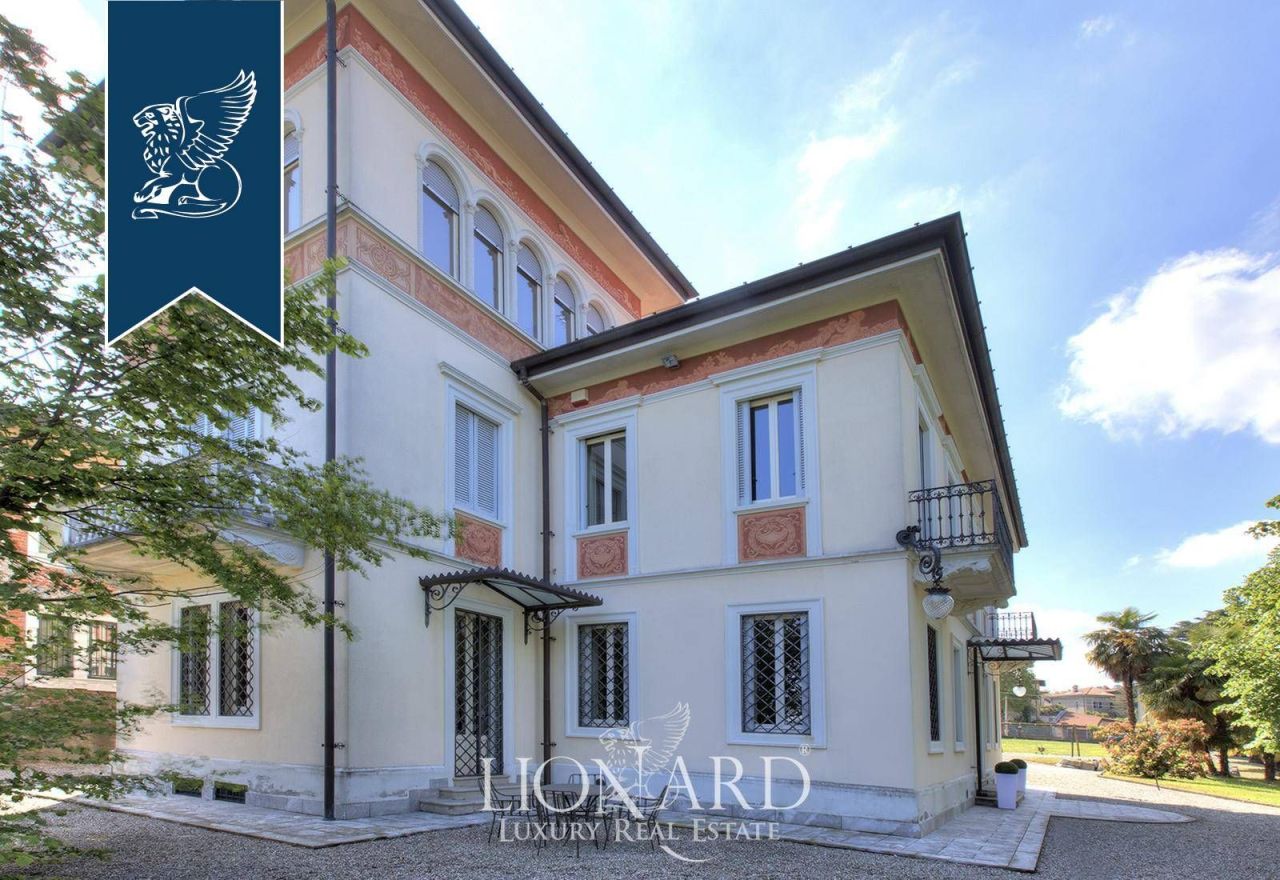 Villa in Varese, Italy, 550 m² - picture 2