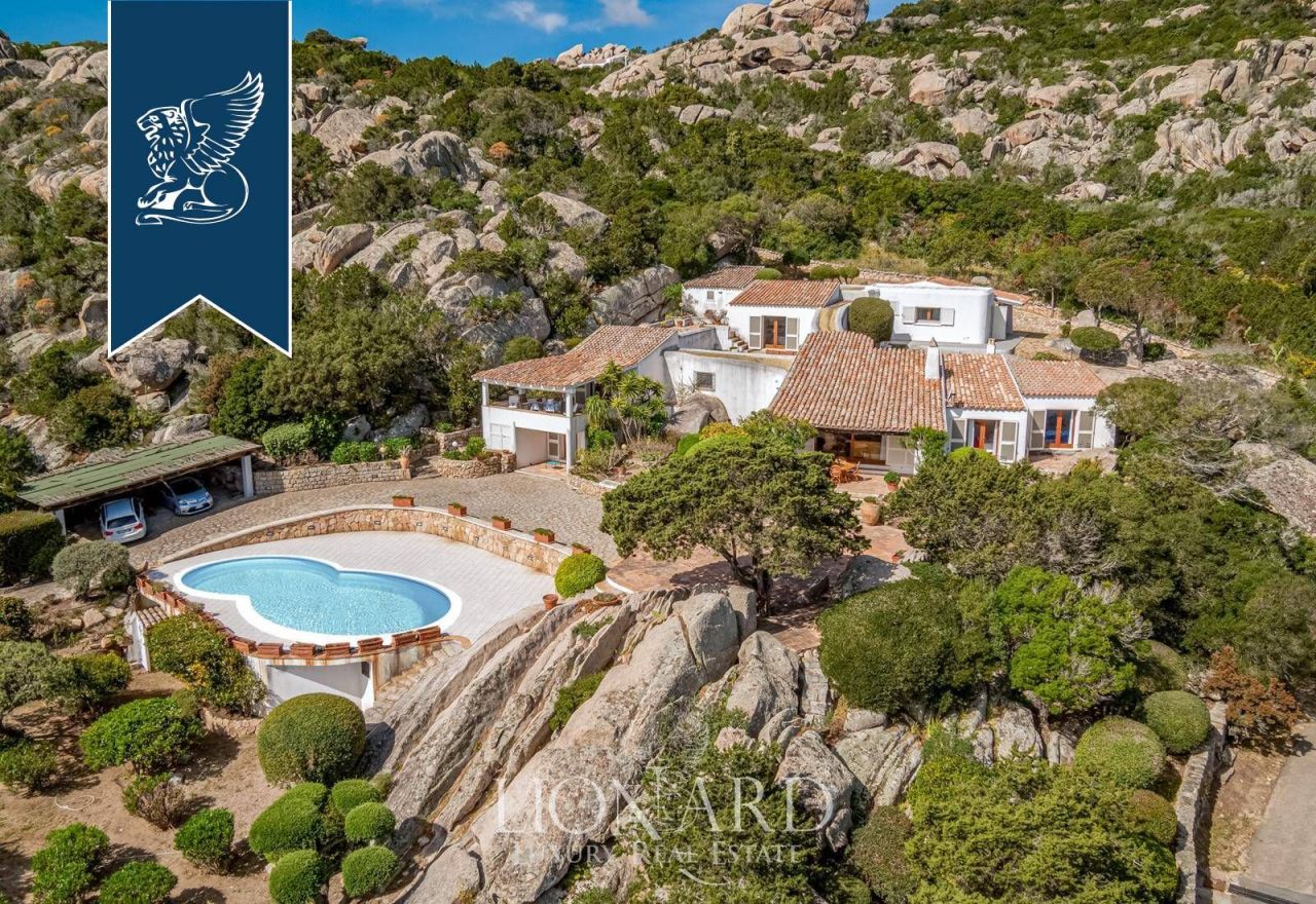 Villa à Palau, Italie, 476 m² - image 2