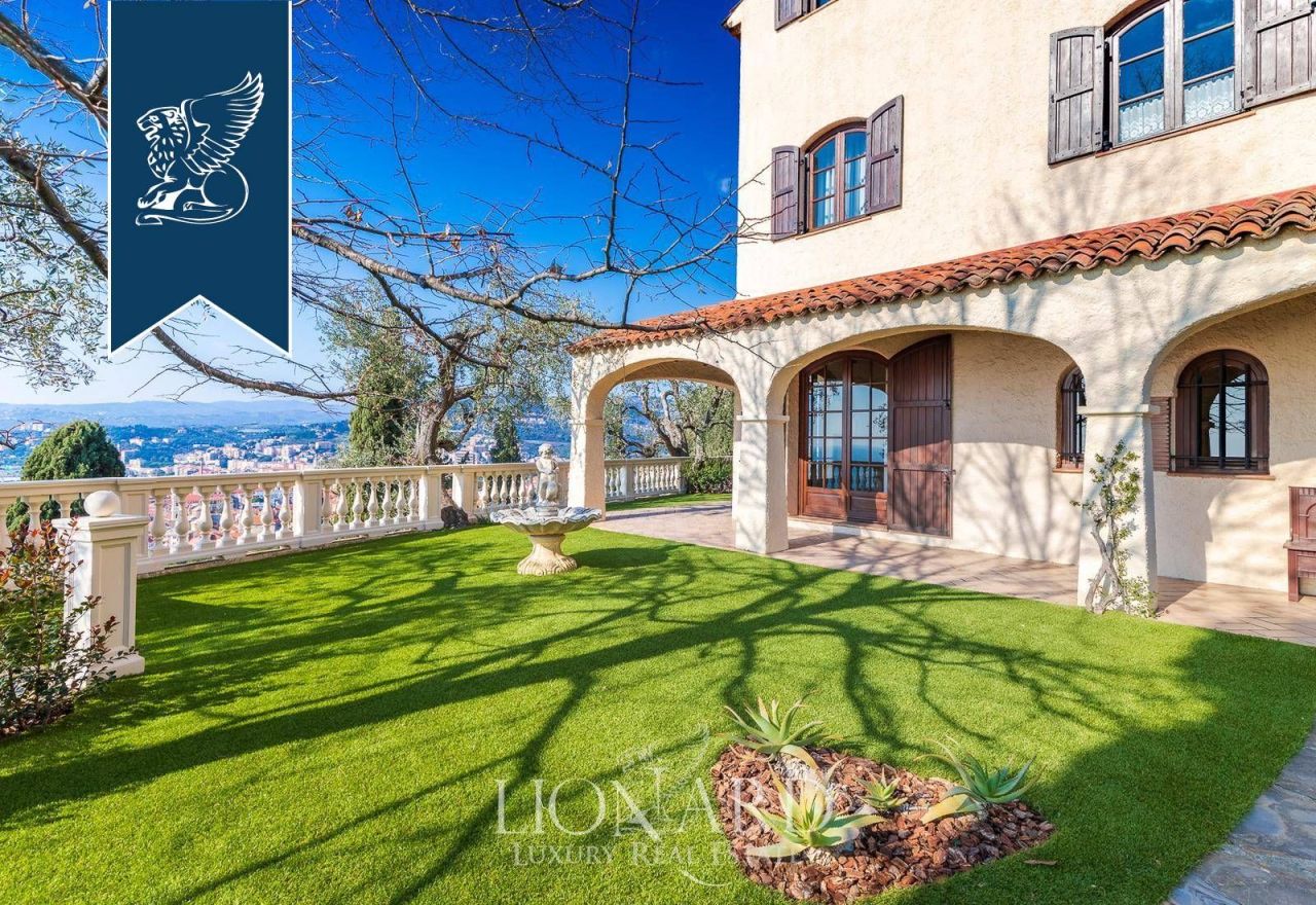 Villa à Imperia, Italie, 360 m² - image 2