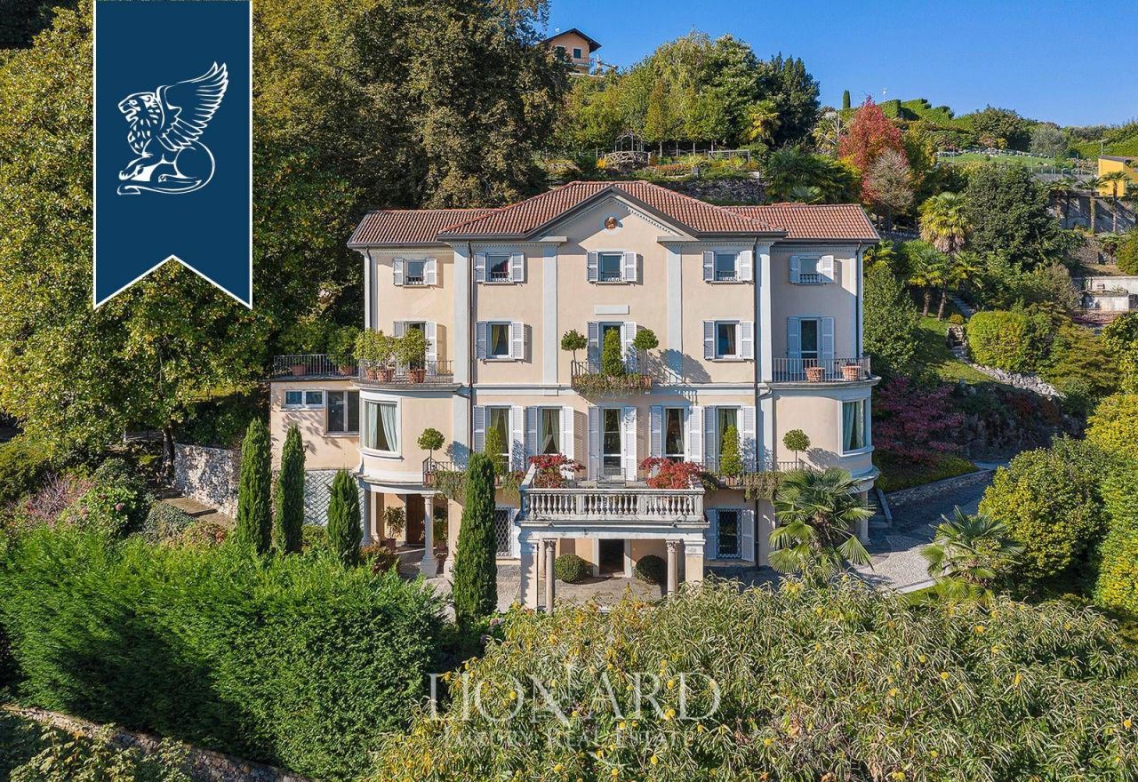 Villa in Arona, Italien, 1 000 m² - Foto 2