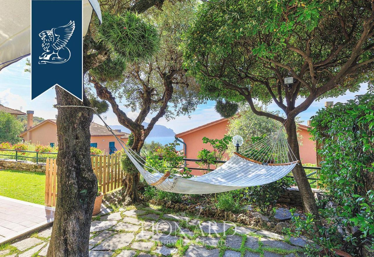 Villa à Gênes, Italie, 300 m² - image 2