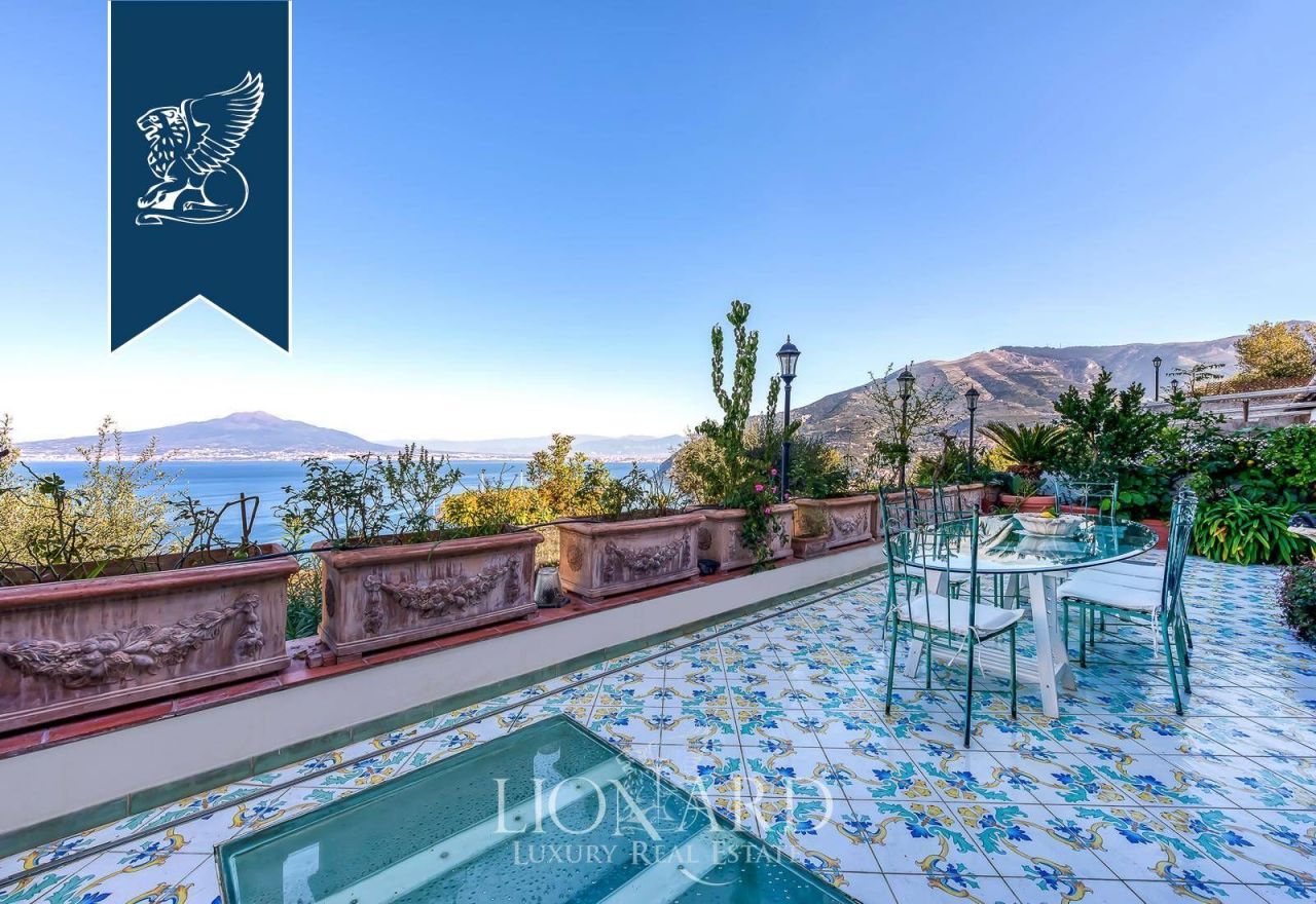 Villa a Napoli, Italia, 260 m² - foto 2