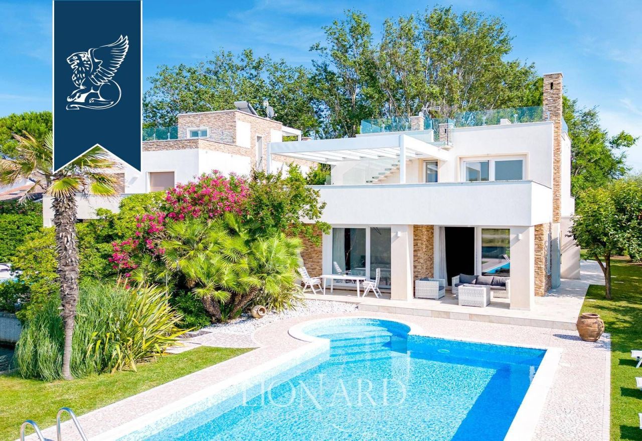 Villa ad Albarella, Italia, 560 m² - foto 2