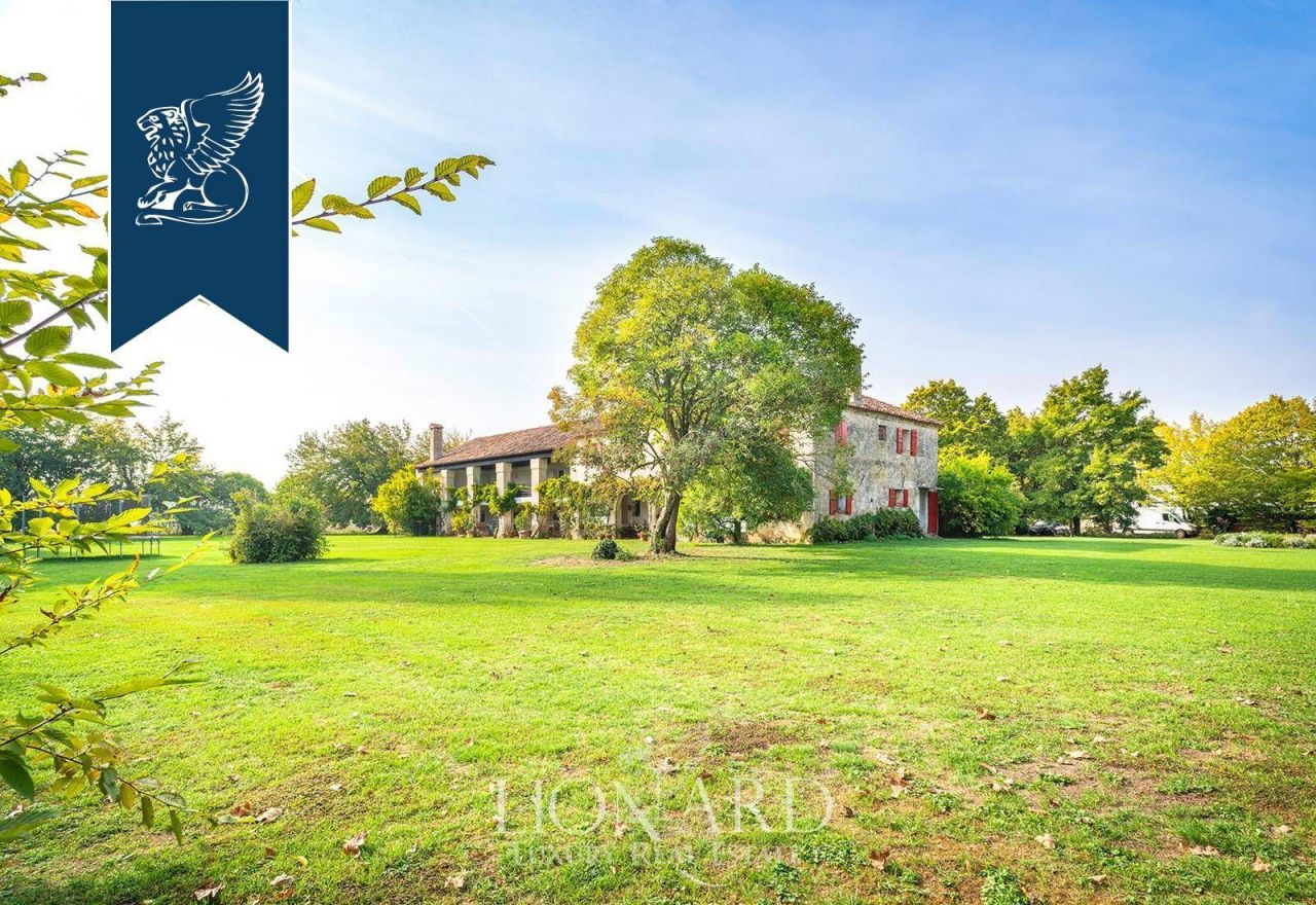 Farm in Treviso, Italy, 900 m² - picture 2