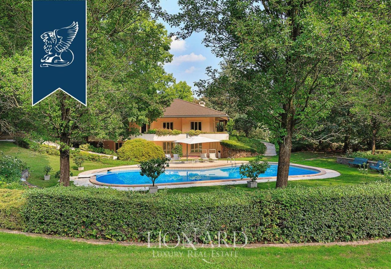 Villa en Casatenovo, Italia, 1 100 m² - imagen 2