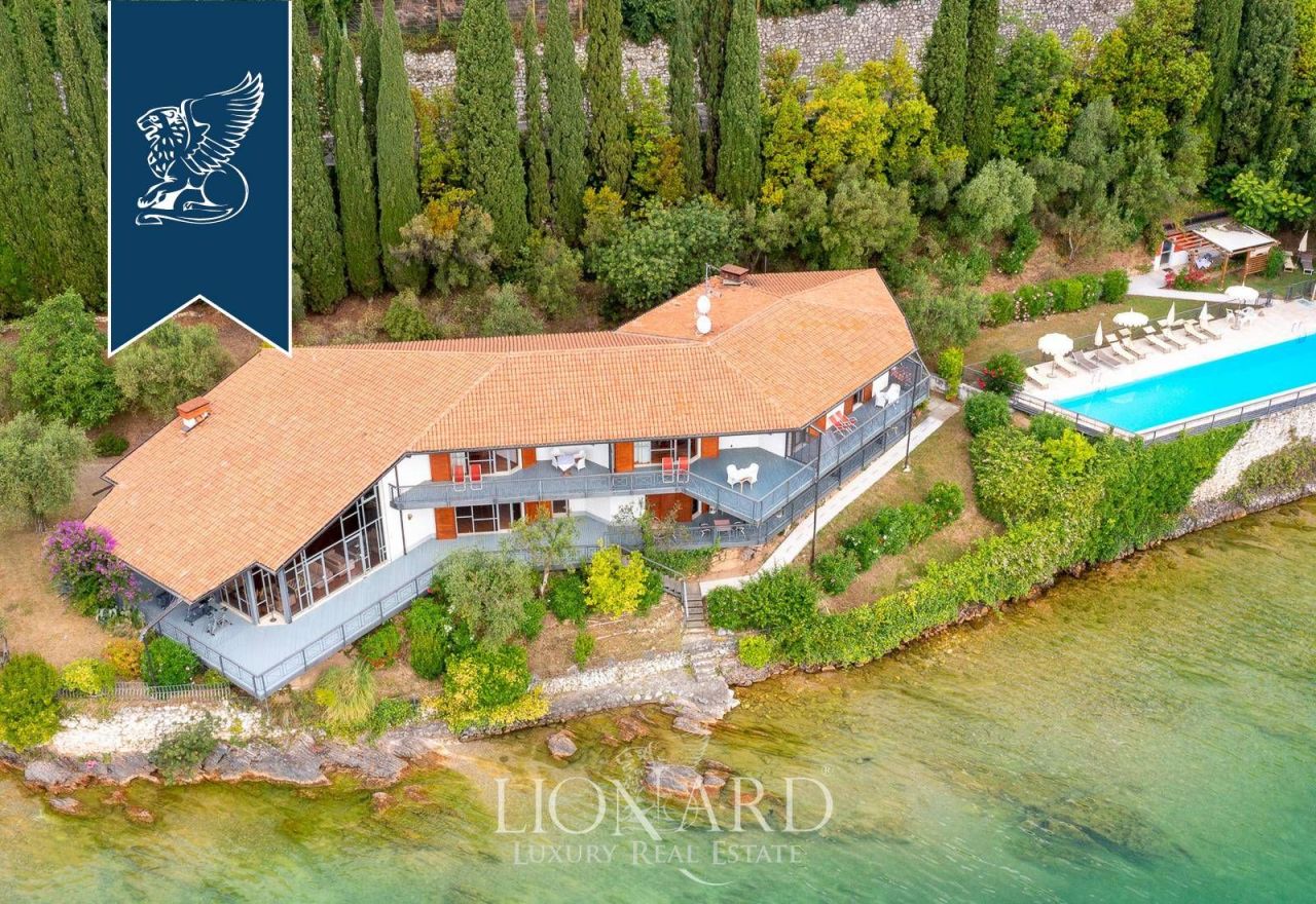 Villa in Brescia, Italy, 450 m² - picture 2